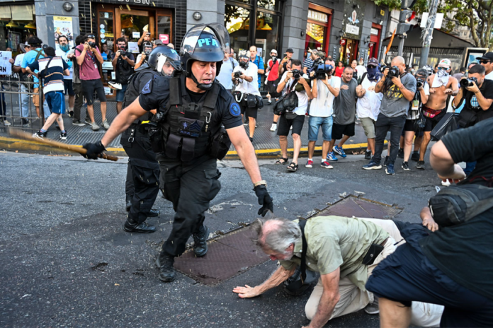 represion jubilados