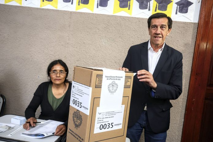 sadir votando